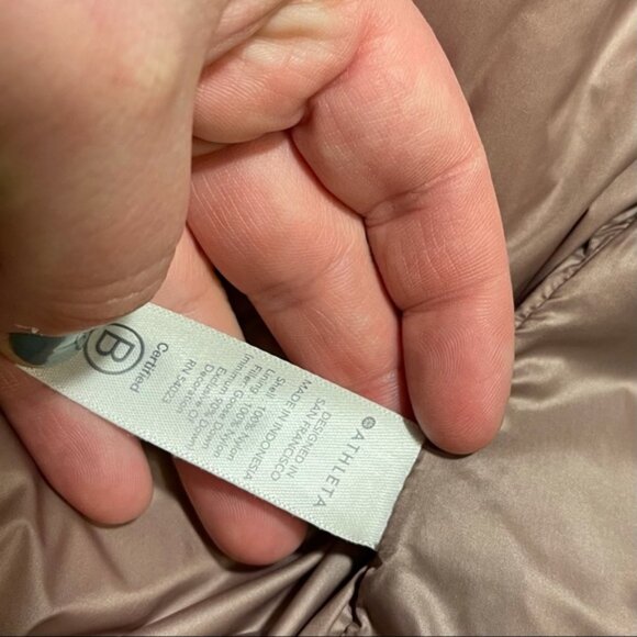 Athleta Sportswear Lofty Down Woman's Puffer Metallic Pink Vest - Picture 6 of 8